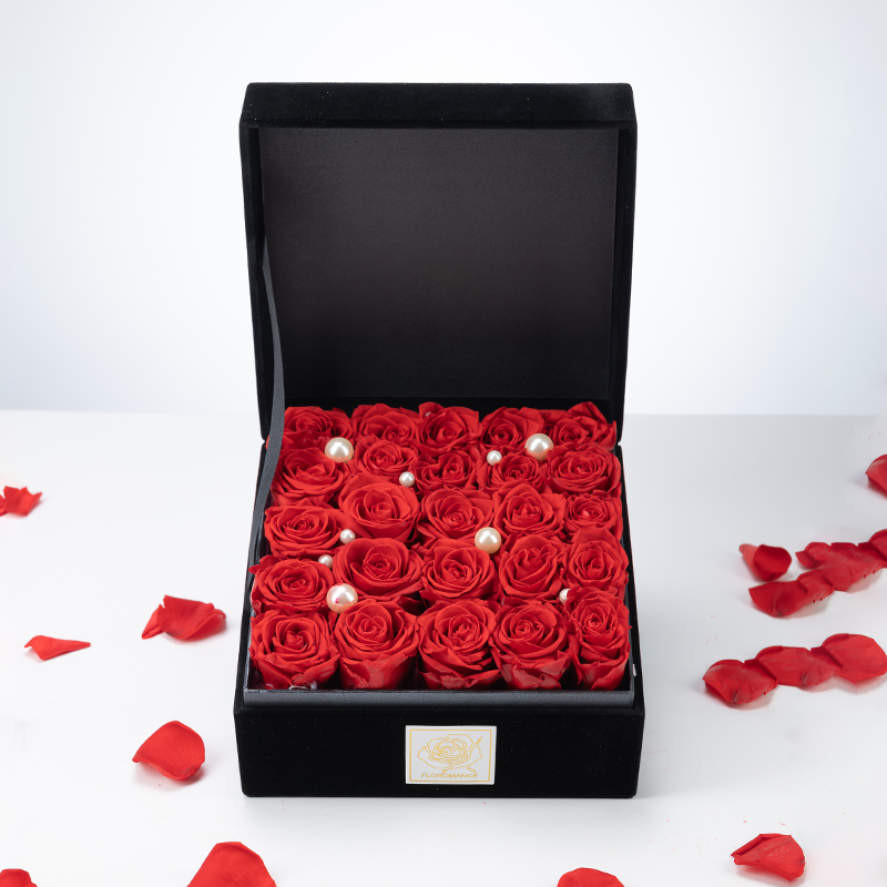 Bespoke Forever Roses | Medium Square Black Gift Box