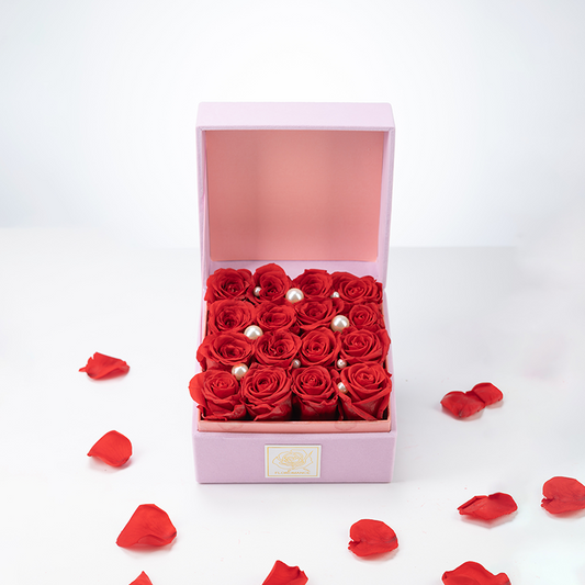Bespoke Forever Roses | Small Square Pink Gift Box
