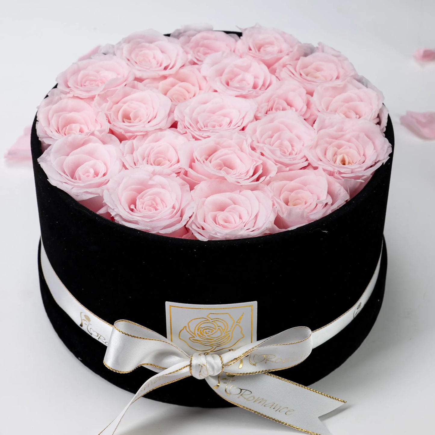 Foromance | Bespoke Pink Roses | Medium Round Black Gift Box