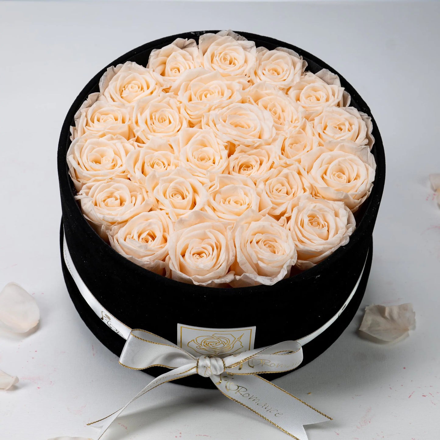 Floromance | Bespoke Champagne Roses | Medium Round Black Gift Box