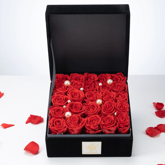 Floromance | Bespoke Red Roses in a Medium Square Black Gift Box