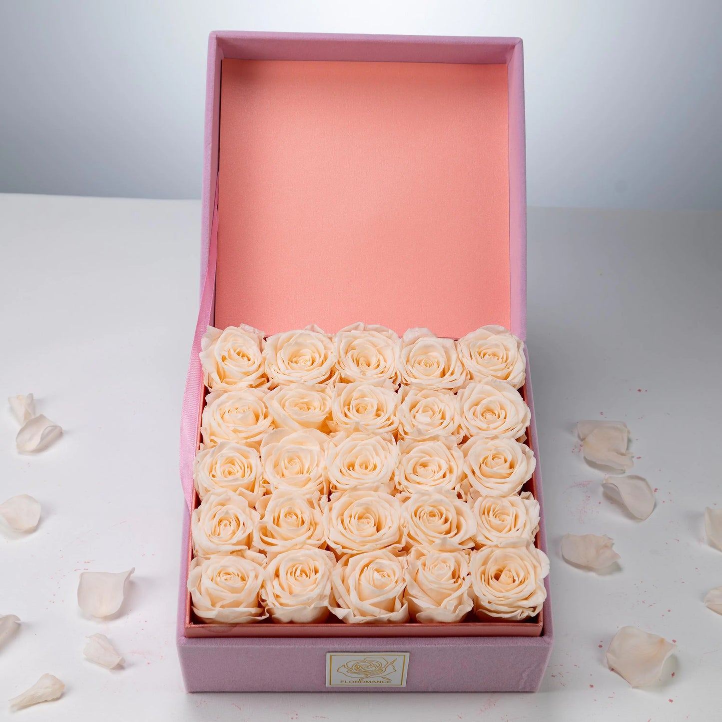 Floromance | Champagne Roses | Medium Square Pink Gift Box