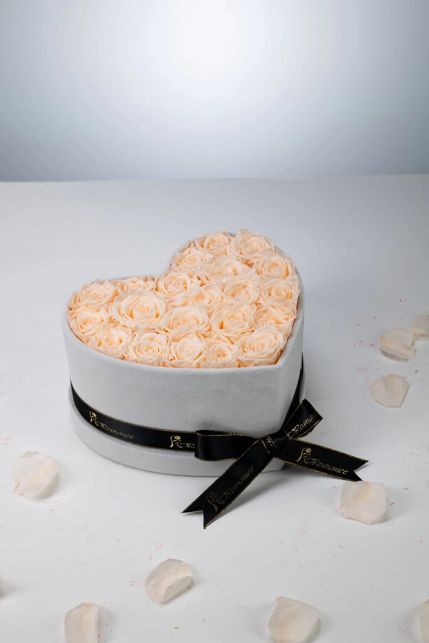 Heart-Shaped Flower Gift Box，20250424