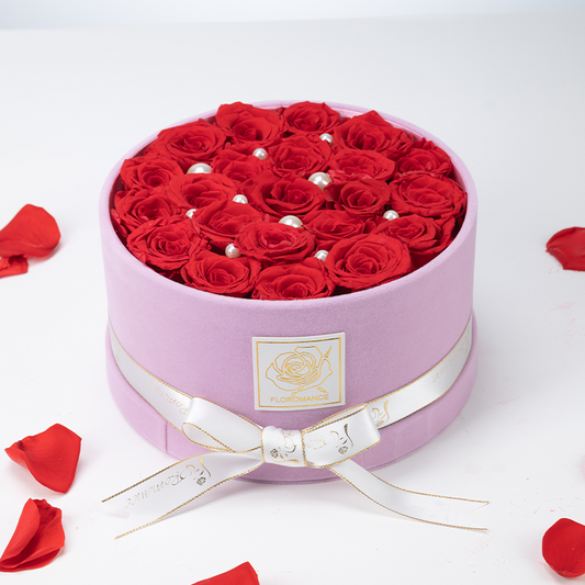 Bespoke Forever Roses | Medium Round Pink Gift Box