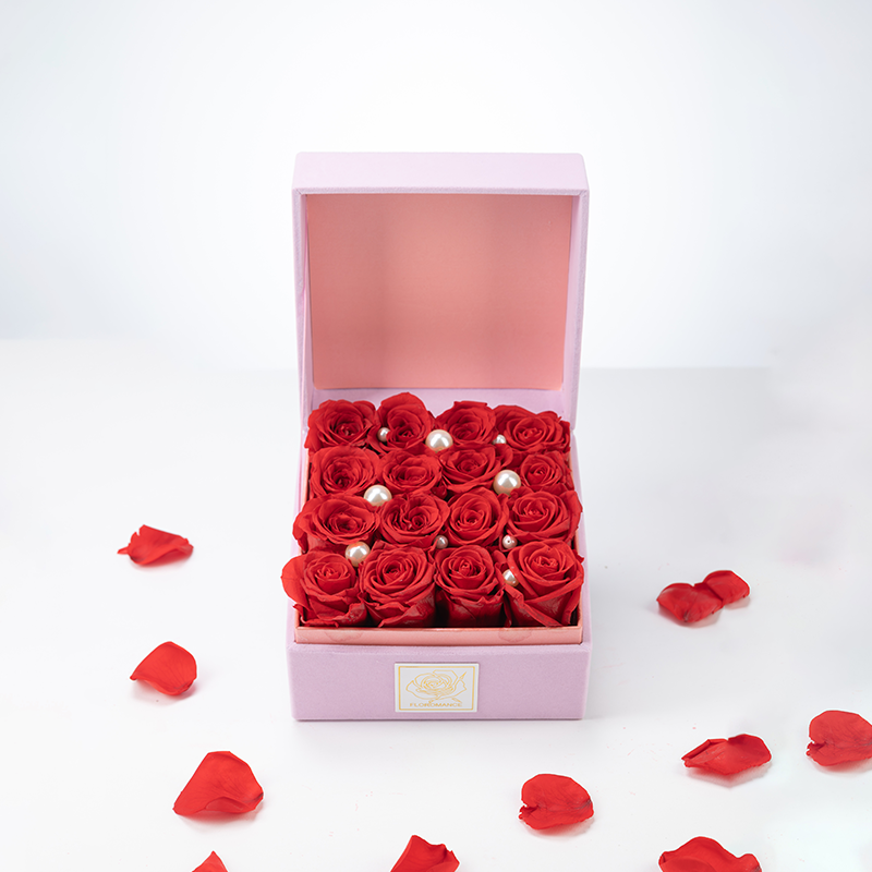 Bespoke Forever Roses | Small Square Pink Gift Box