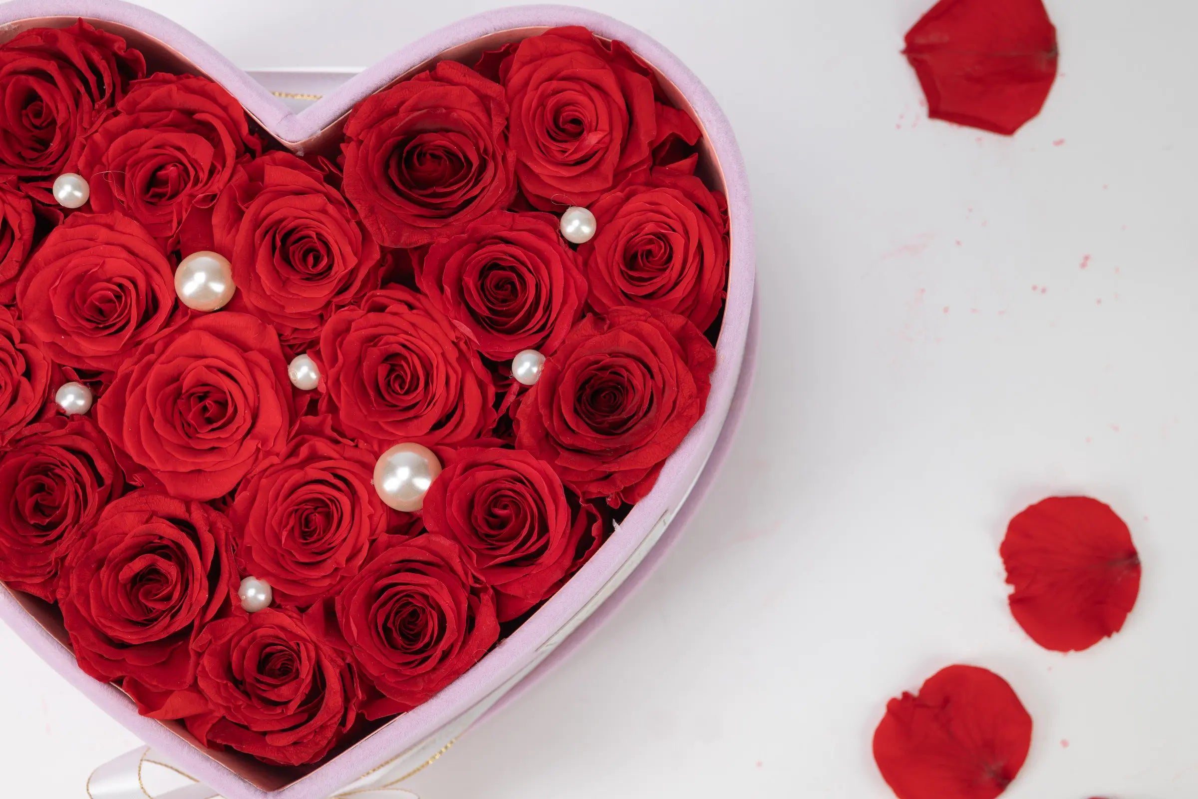 Heart-shaped flower gift，20250429