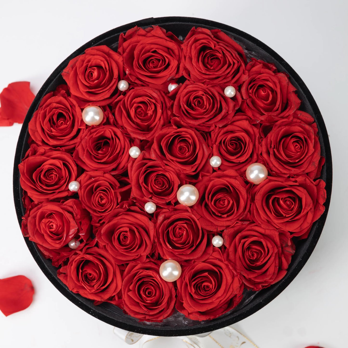 Bespoke Red Roses in Large Round Black Gift​ Box