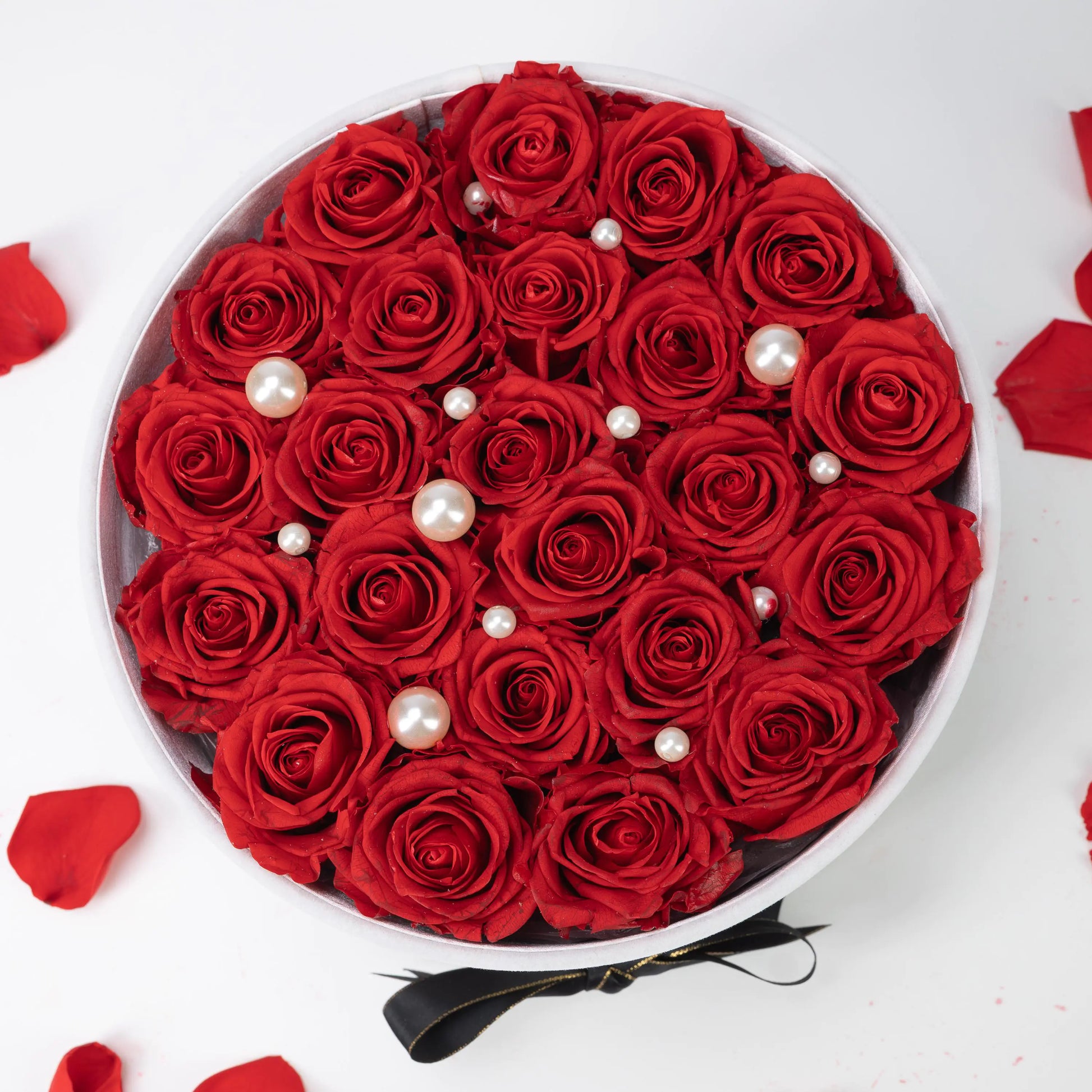 Bespoke Red Roses in Large Round White Gift​ Box