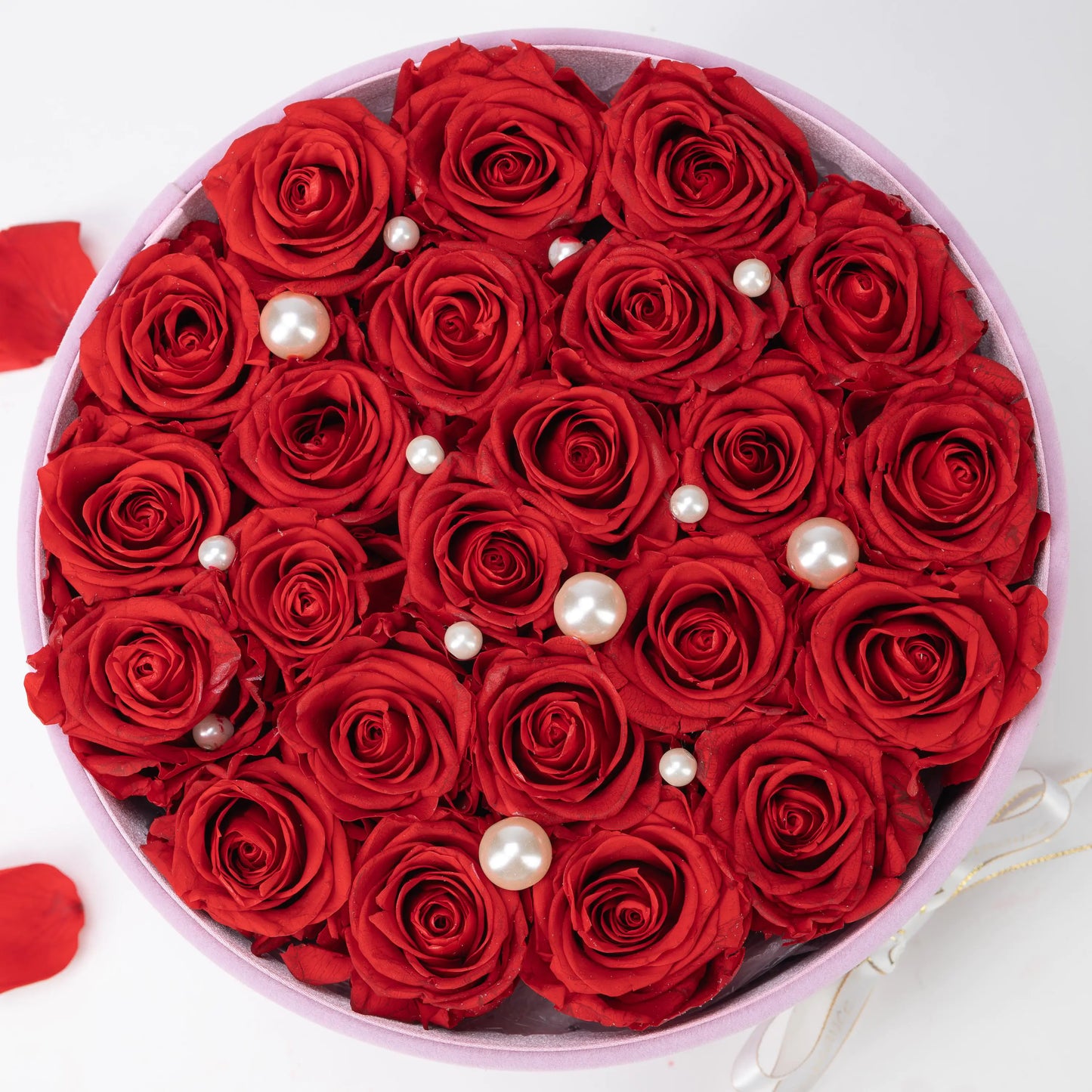 Bespoke Red Roses in Large Round Pink Gift​ Box
