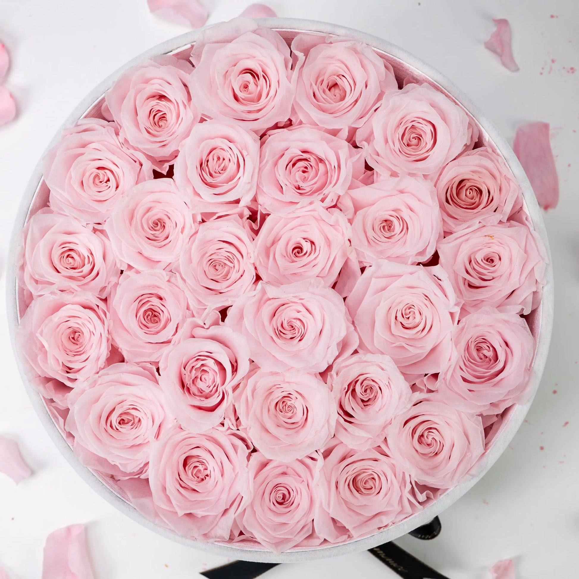 Bespoke Pink Roses in Large Round White Gift​ Box
