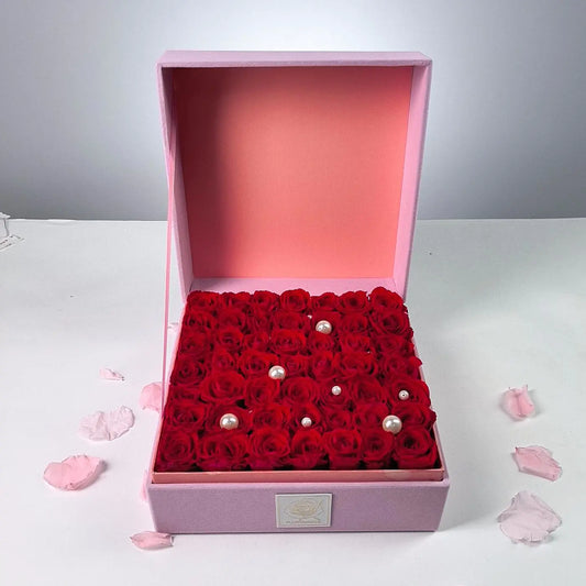 Floromance Bespoke Red Roses | Large Square Pink Gift Box
