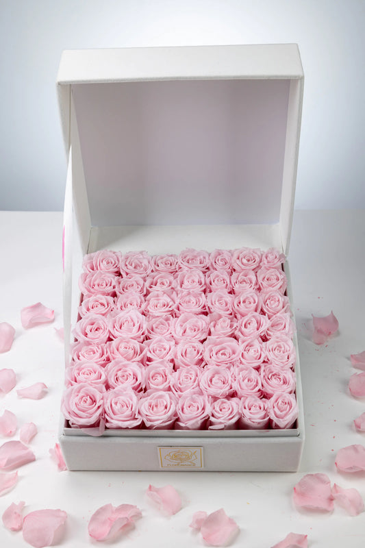 Floromance | Bespoke Pink Roses | Large Square White Gift Box